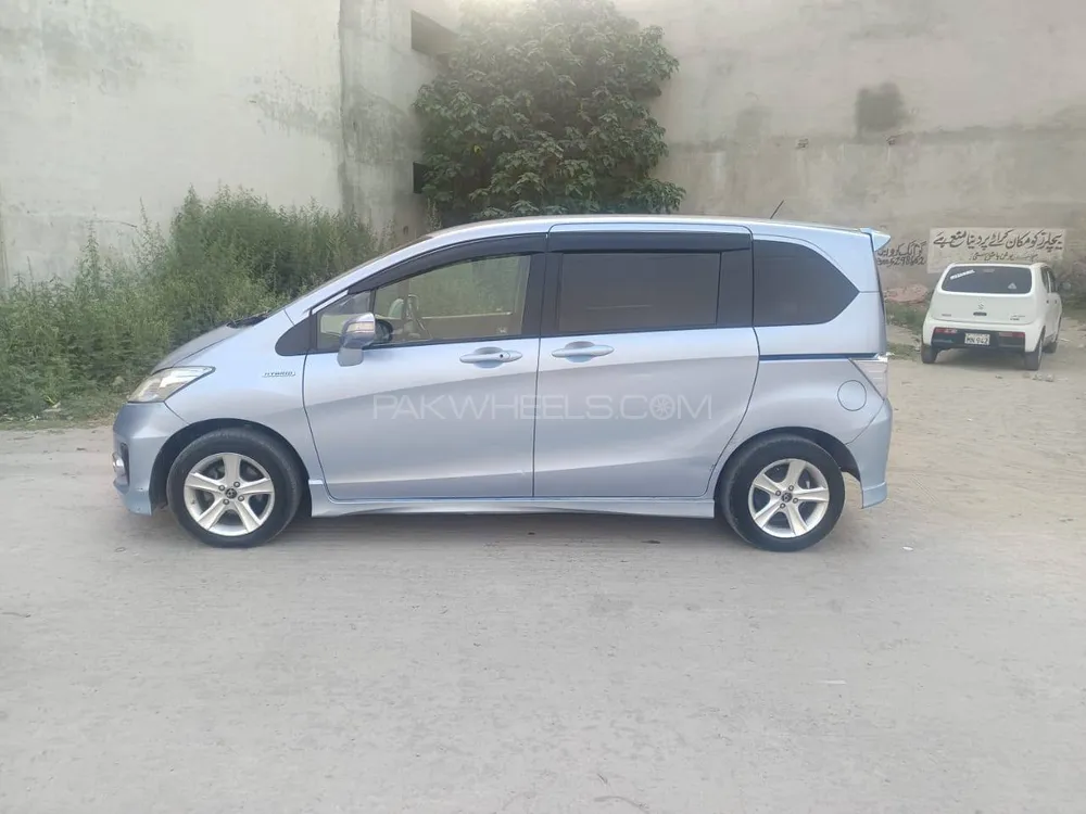 Honda Freed 2013 for Sale in Islamabad Image-1