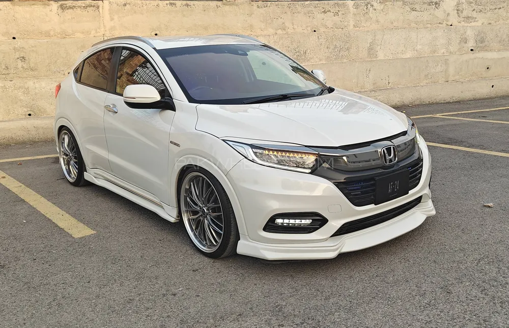 Honda Vezel 2018 for Sale in Islamabad Image-1