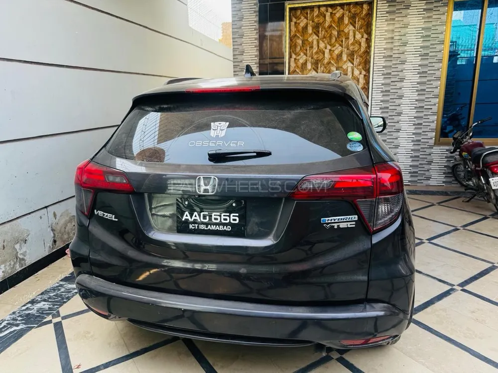 Honda Vezel 2014 for Sale in Liaqat Pur Image-1
