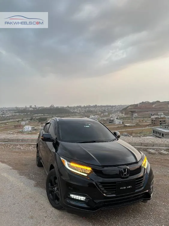Honda Vezel 2018 for Sale in Islamabad Image-1