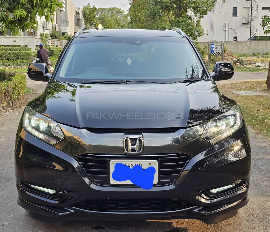 Honda Vezel 2017 for Sale in Lahore Image-1