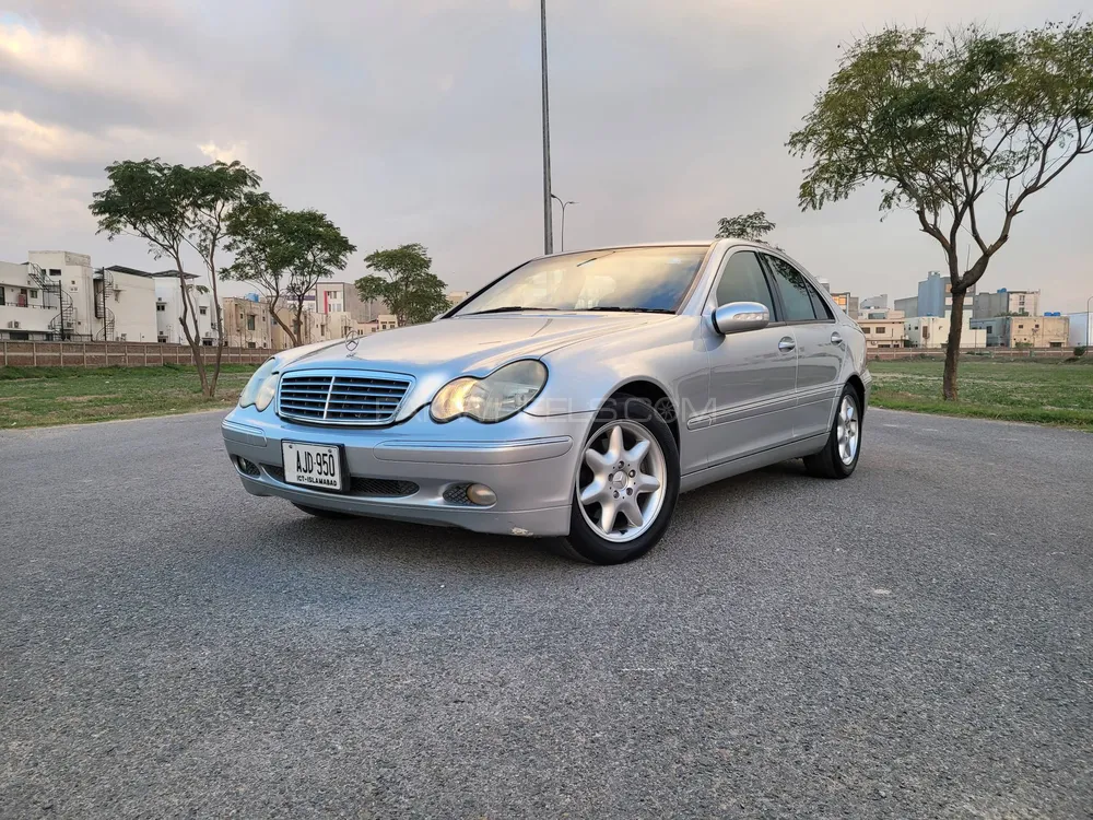 Mercedes Benz C Class 2002 for Sale in Lahore Image-1
