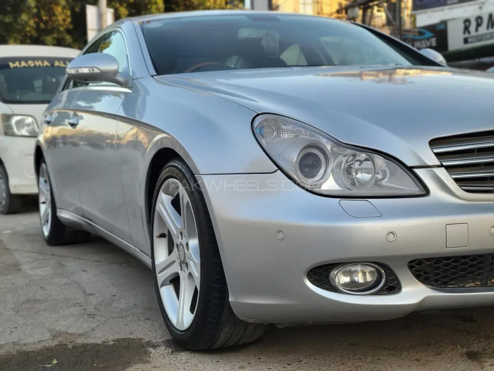 Mercedes Benz CLS Class 2005 for Sale in Multan Image-1
