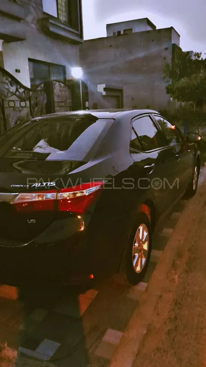 Toyota Corolla 2015 for Sale in Lahore Image-1