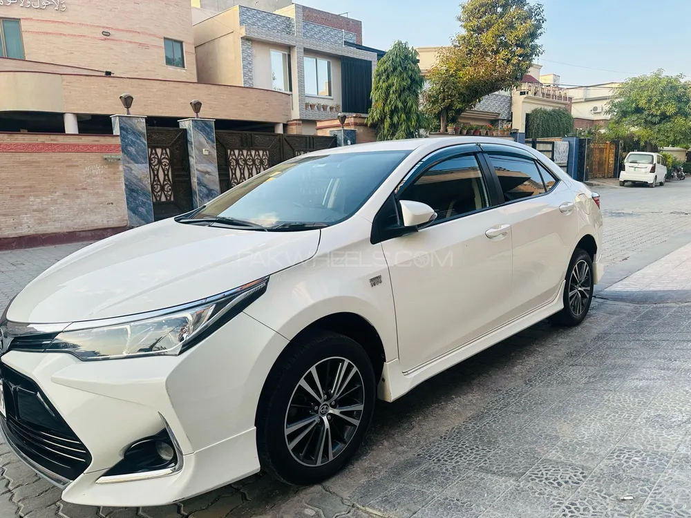 Toyota Corolla 2021 for Sale in Faisalabad Image-1