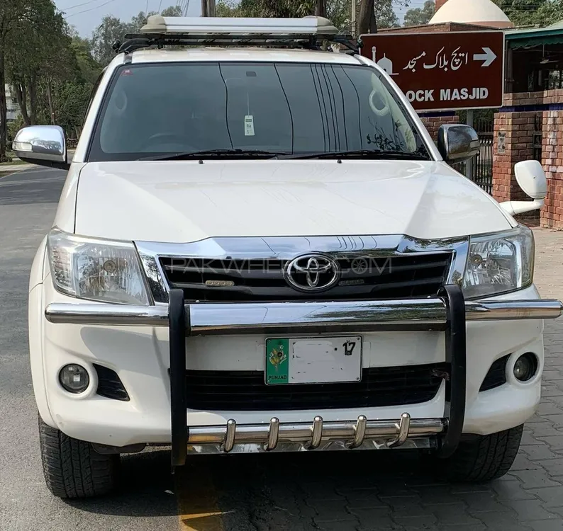 Toyota Hilux 2015 for Sale in Lahore Image-1