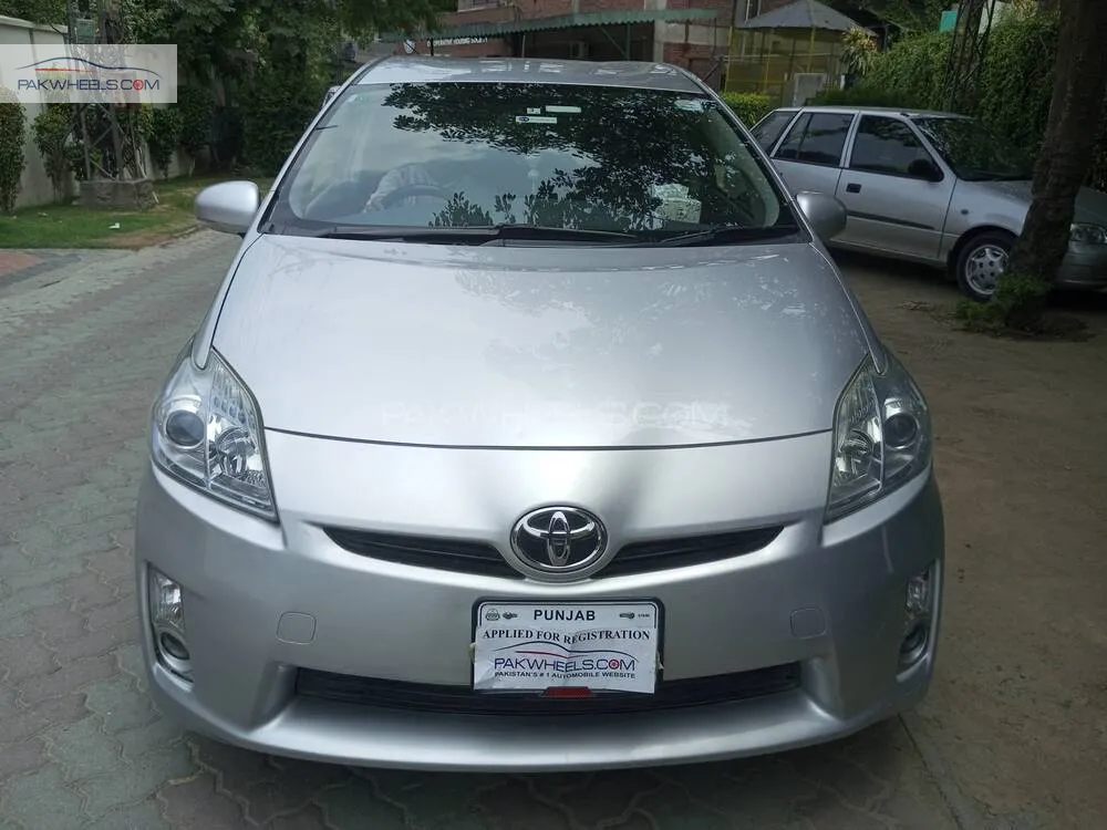 Toyota Prius 2010 for Sale in Lahore Image-1