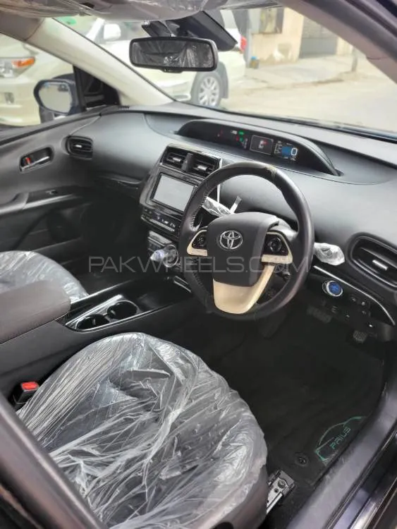 Toyota Prius 2018 for Sale in Karachi Image-1