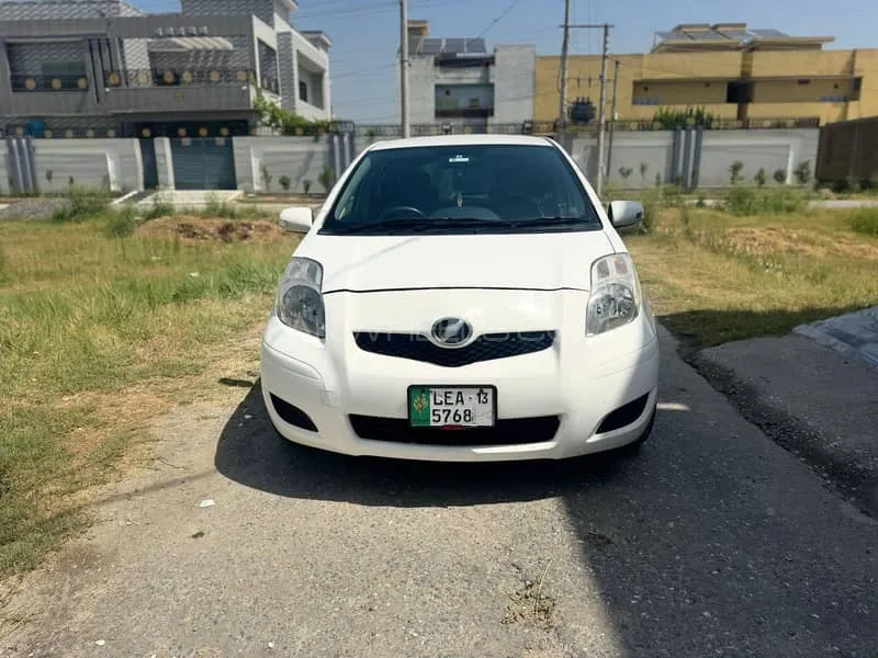 Toyota Vitz 2009 for Sale in Swabi Image-1