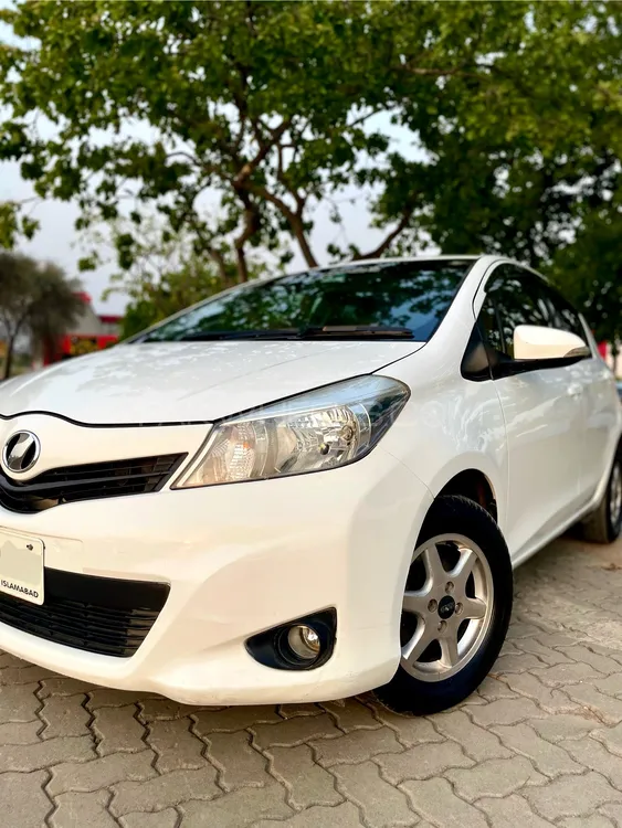 Toyota Vitz 2013 for Sale in Islamabad Image-1
