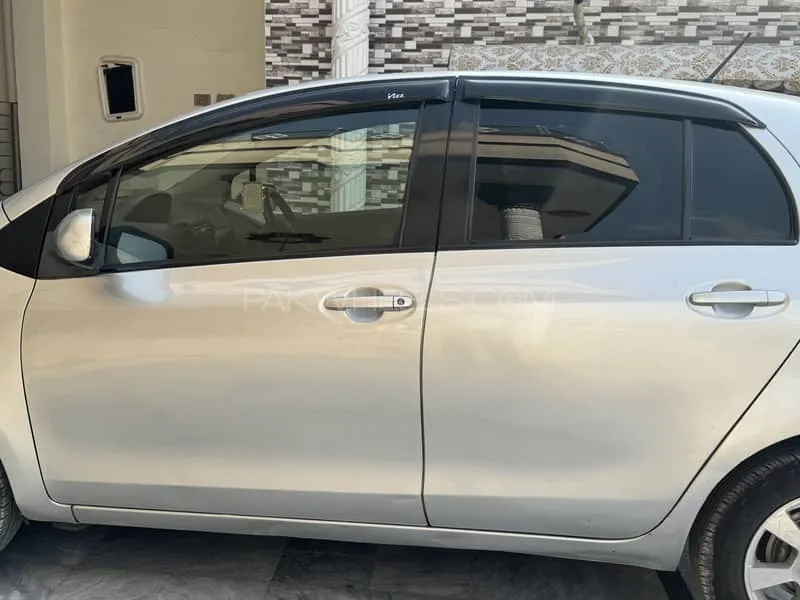 Toyota Vitz 2007 for Sale in Attock Image-1