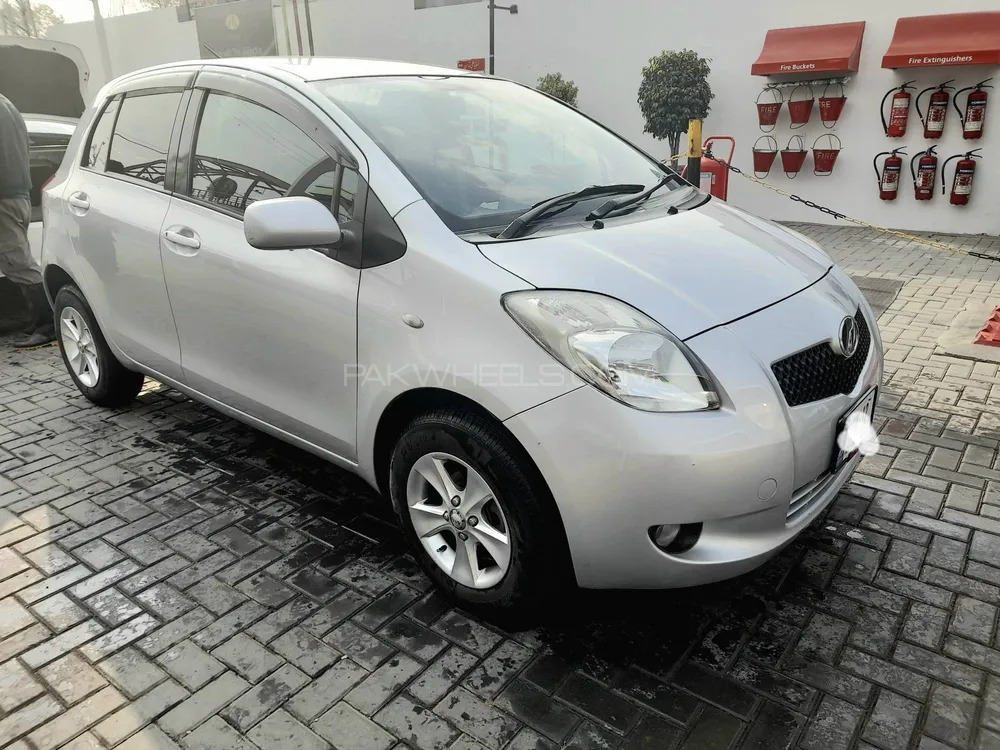 Toyota Vitz 2006 for Sale in Islamabad Image-1