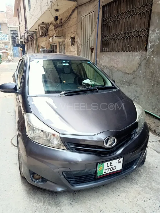 Toyota Vitz 2016 for Sale in Lahore Image-1