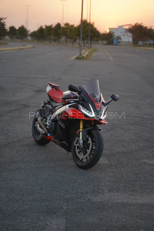 Aprilia RSV4 Factory 2021 for Sale Image-1