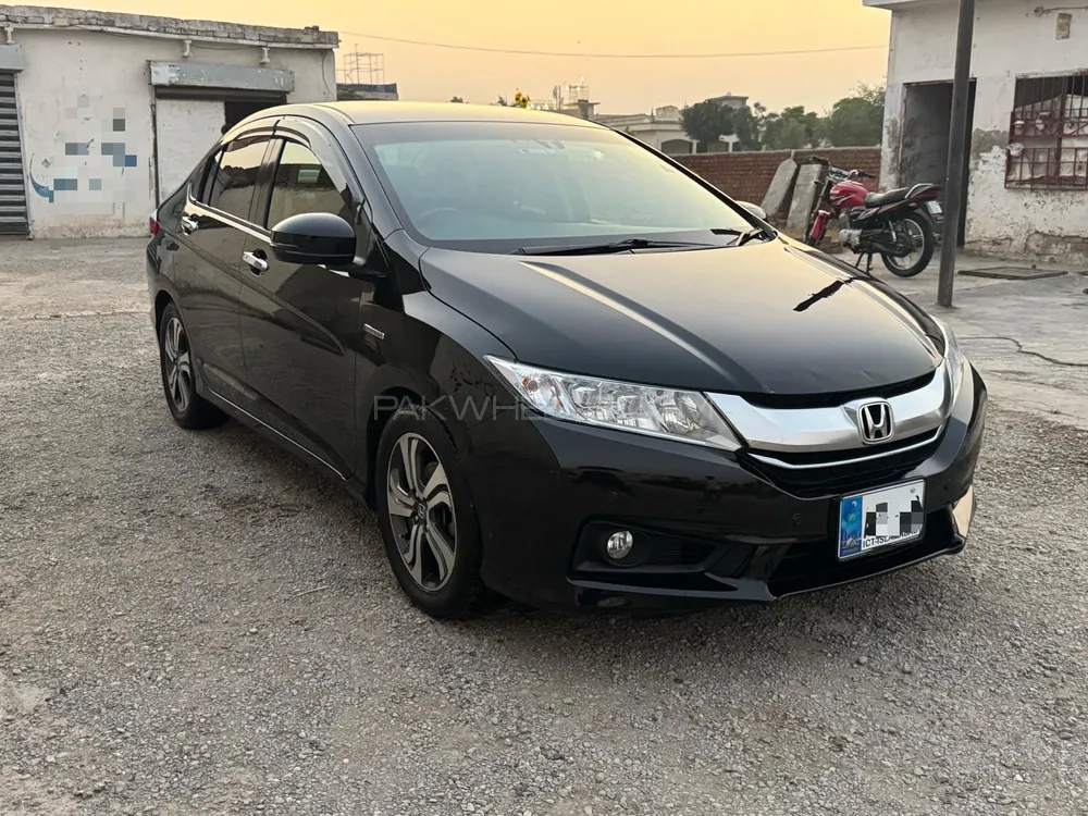 Honda Grace Hybrid 2015 for Sale in Islamabad Image-1