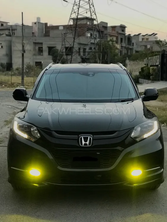 Honda Vezel 2014 for Sale in Lahore Image-1