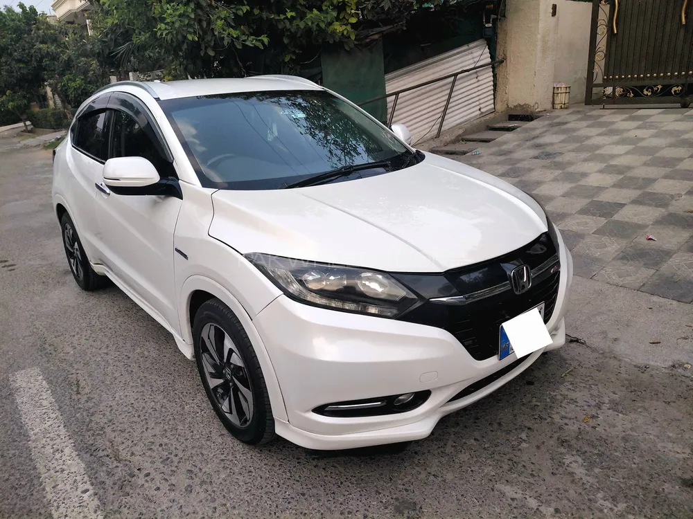 Honda Vezel 2016 for Sale in Islamabad Image-1
