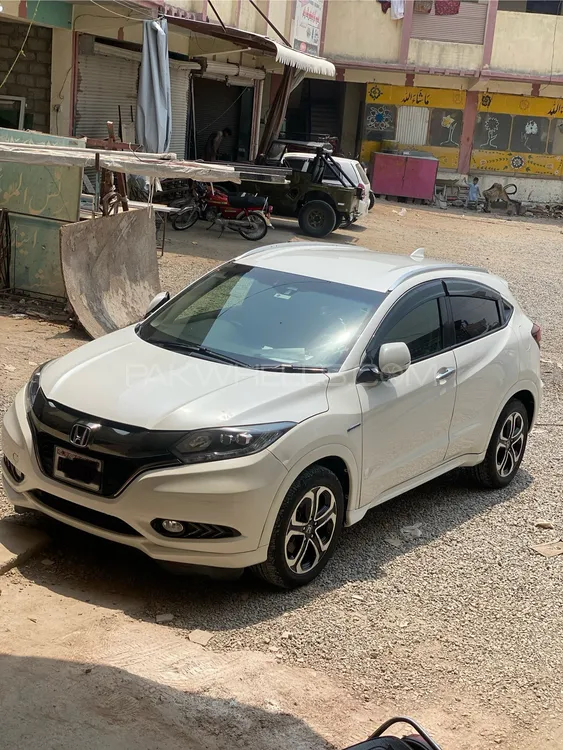 Honda Vezel 2016 for Sale in Peshawar Image-1