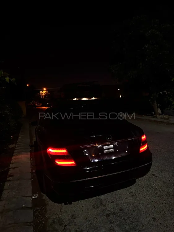 Mercedes Benz C Class 2012 for Sale in Karachi Image-1