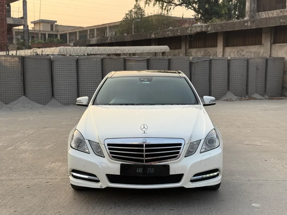 Mercedes Benz E Class 2011 for Sale in Islamabad Image-1