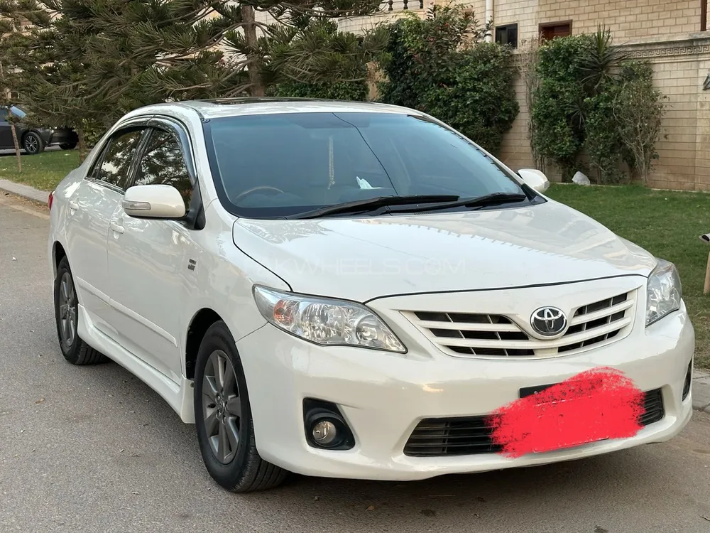 Toyota Corolla 2013 for Sale in Karachi Image-1