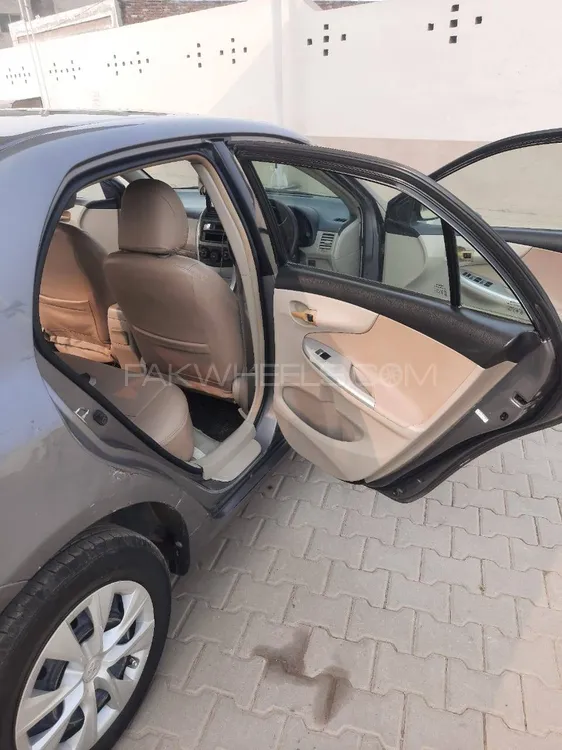 Toyota Corolla 2013 for Sale in Lahore Image-1