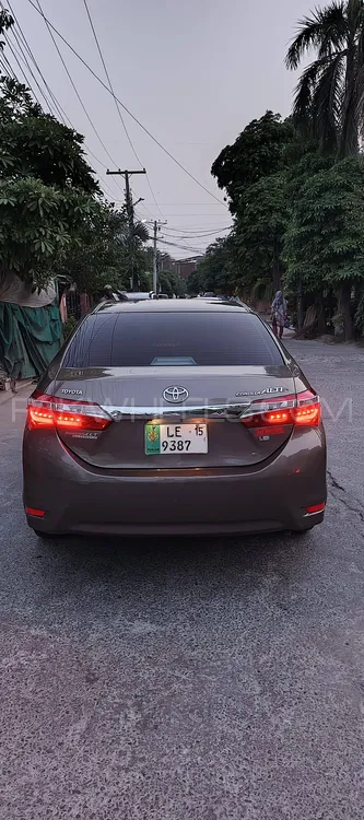 Toyota Corolla 2015 for Sale in Lahore Image-1