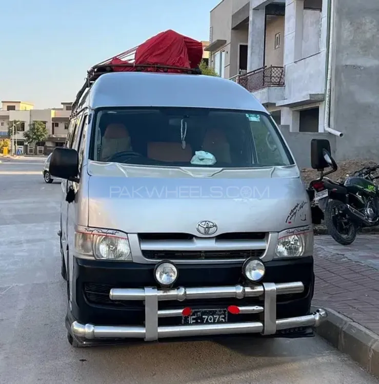 Toyota Hiace 2010 for Sale in Karachi Image-1