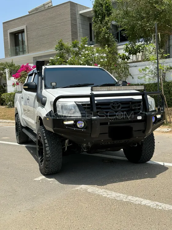 ٹویوٹا ہائیلکس 2009 for Sale in کراچی Image-1