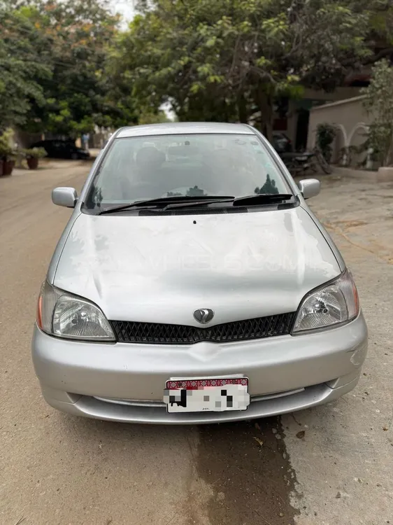 Toyota Platz 2000 for Sale in Karachi Image-1