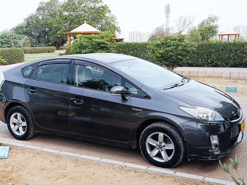 Toyota Prius 2011 for Sale in Karachi Image-1