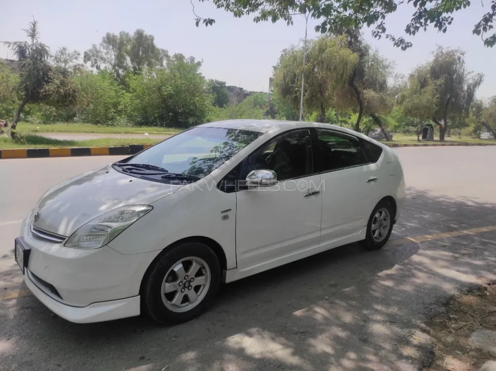 Toyota Prius 2013 for Sale in Islamabad Image-1