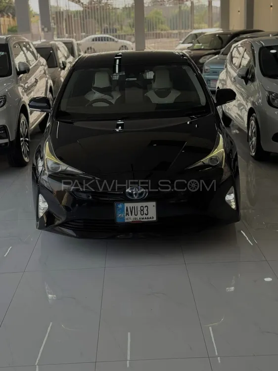 Toyota Prius 2017 for Sale in Peshawar Image-1