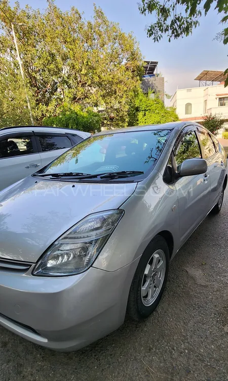 Toyota Prius 2011 for Sale in Islamabad Image-1