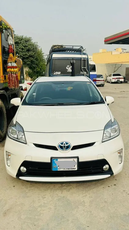 Toyota Prius 2015 for Sale in Bannu Image-1