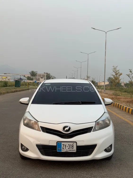 Toyota Vitz 2012 for Sale in Islamabad Image-1