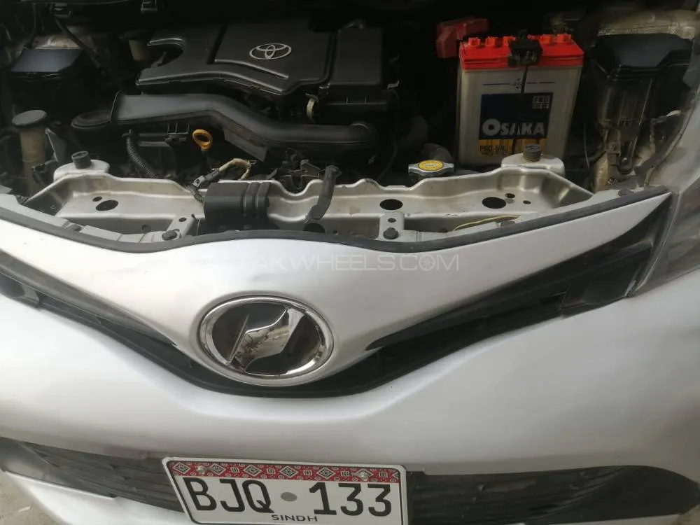 Toyota Vitz 2014 for Sale in Karachi Image-1
