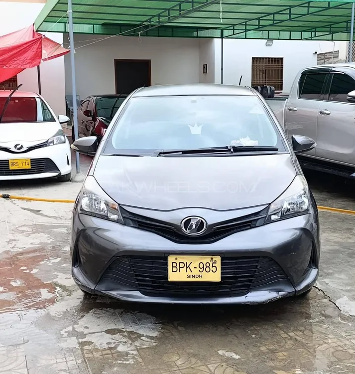 Toyota Vitz 2015 for Sale in Karachi Image-1