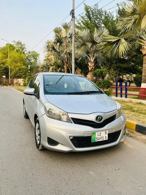 Toyota Vitz 2013 for Sale in Lahore Image-1