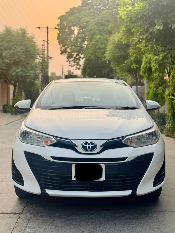 Toyota Yaris Sedan 2020 for Sale in Lahore Image-1