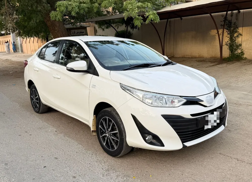 Toyota Yaris Sedan 2021 for Sale in Karachi Image-1