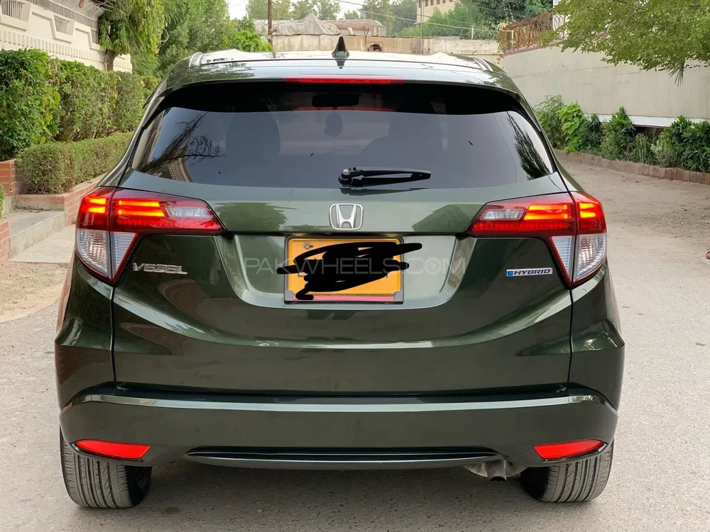 Honda Vezel 2015 for Sale in Karachi Image-1