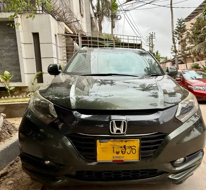 Honda Vezel 2015 for Sale in Karachi Image-1