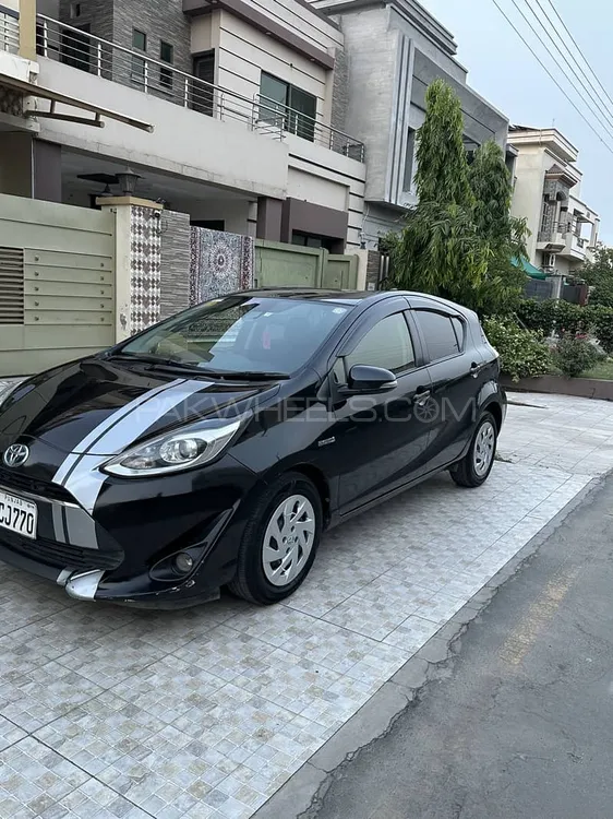 Toyota Aqua 2017 for Sale in Gujranwala Image-1