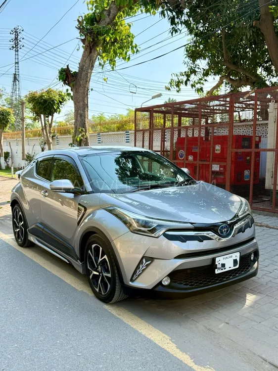 Toyota C-HR 2018 for Sale in Islamabad Image-1