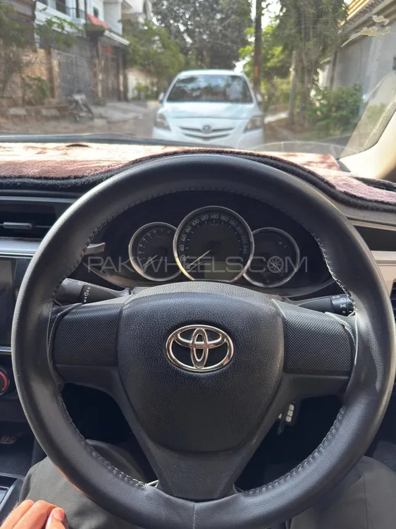 Toyota Corolla 2014 for Sale in Karachi Image-1