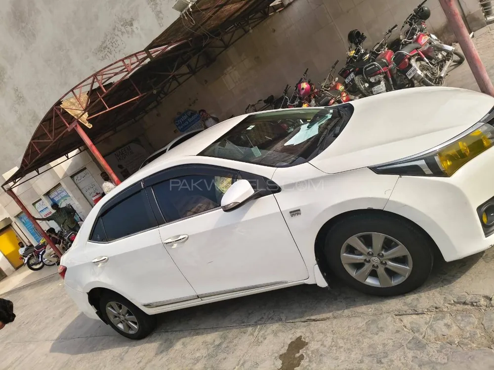 Toyota Corolla 2016 for Sale in Lahore Image-1