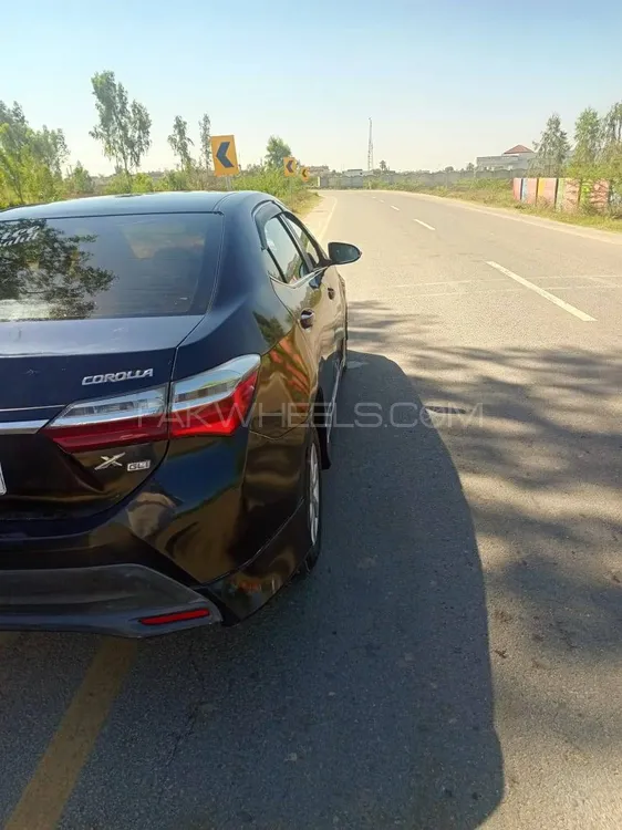 Toyota Corolla 2015 for Sale in Mandi bahauddin Image-1