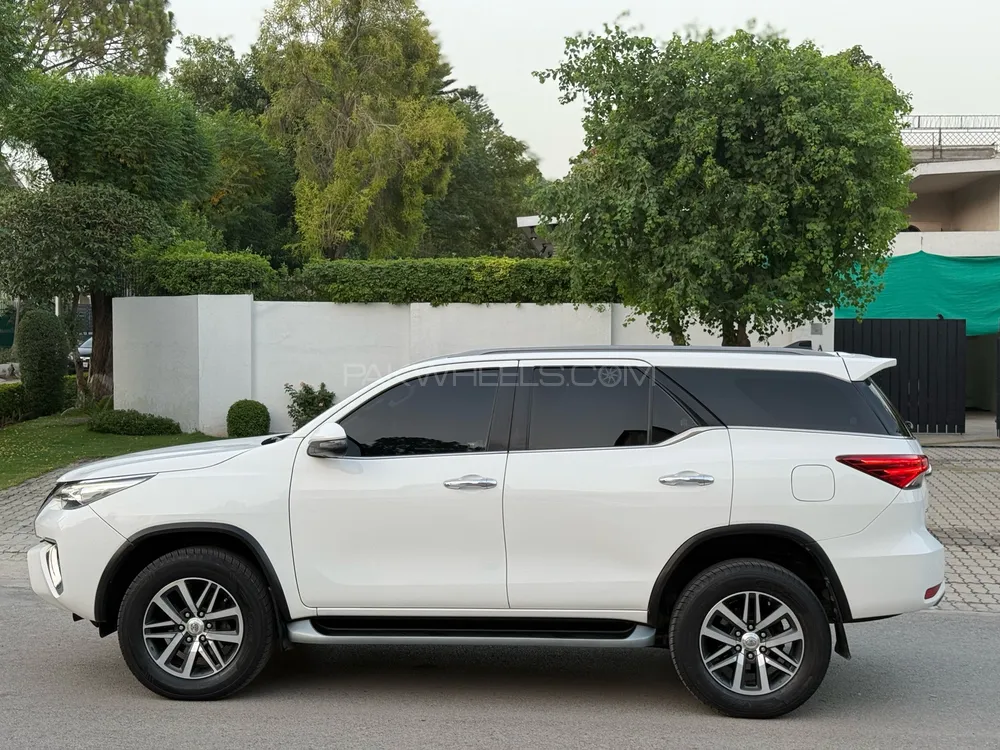 Toyota Fortuner 2021 for Sale in Islamabad Image-1