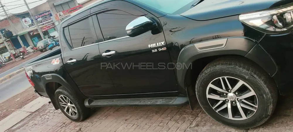 Toyota Hilux 2018 for Sale in Dera Ghazi Khan Image-1